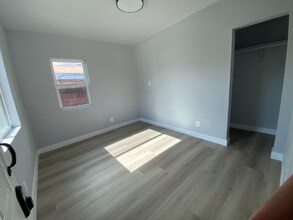 Building Photo - 1509 E 20th St