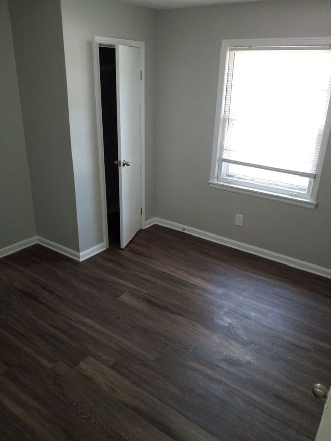 Foto del edificio - 3554 N Watkins St
