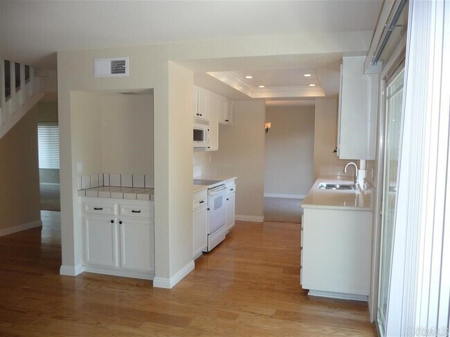 Building Photo - 1453 Flair Encinitas Dr
