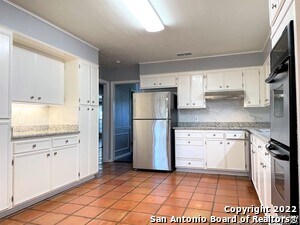 Foto del edificio - 3723 Twisted Oaks Dr