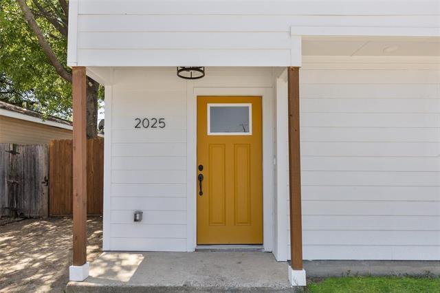 Building Photo - 2025 Red Cloud Dr