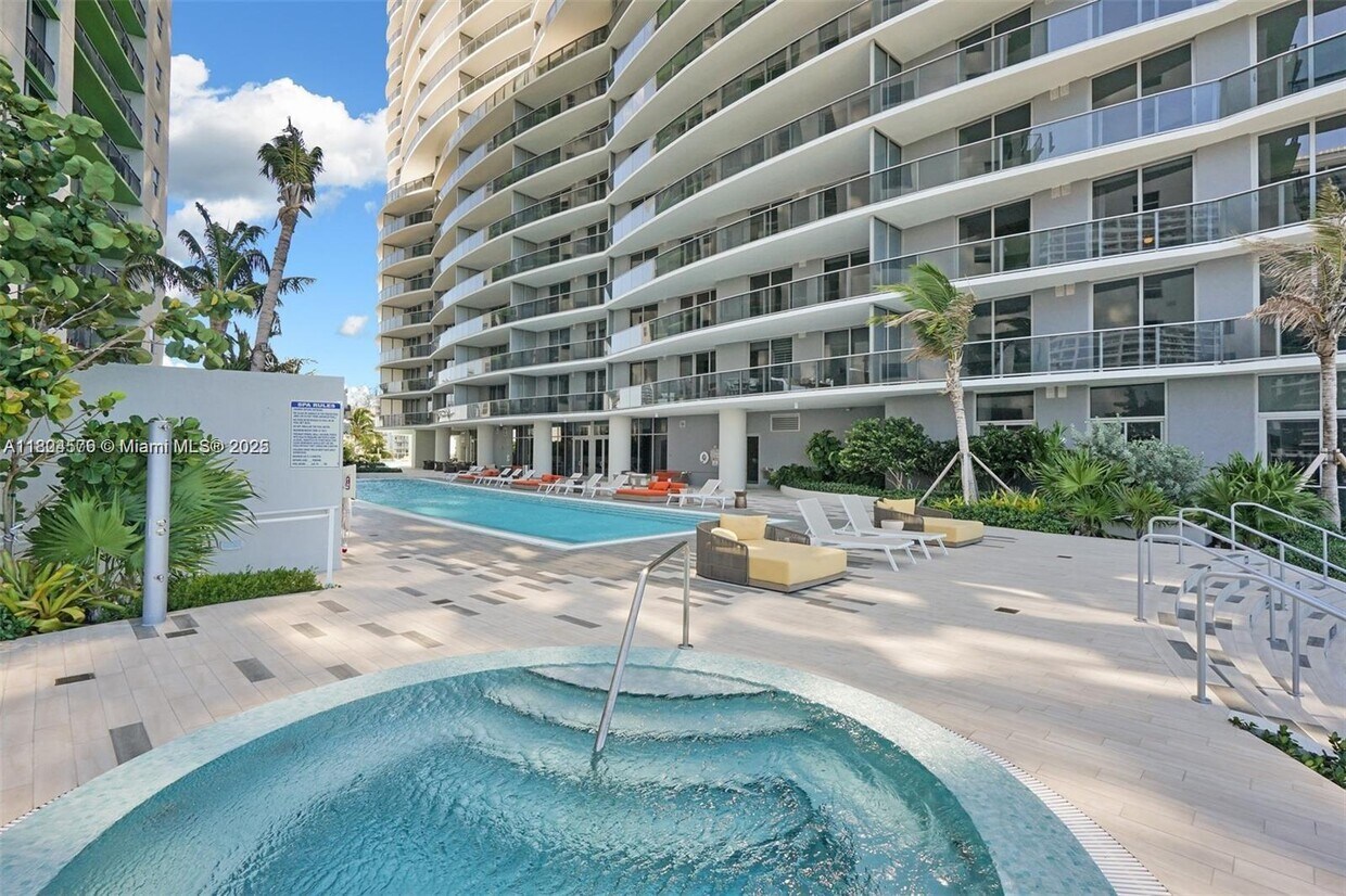Foto principal - 488 NE 18th St
