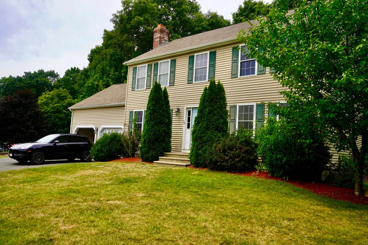 10 Heather Ln, Plainville, MA 02762 House Rental in Plainville, MA