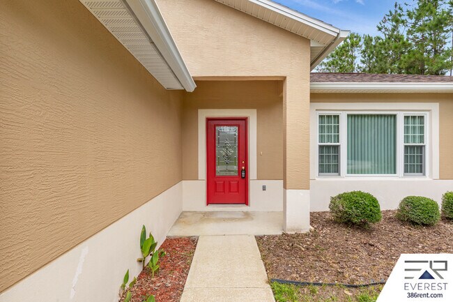 Building Photo - 16 Pinelynn Dr