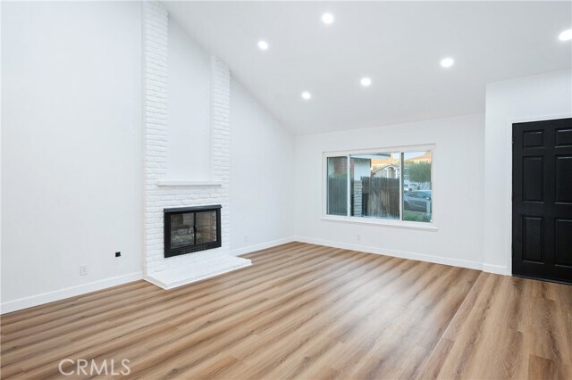 Foto del edificio - 15102 Lorenat St