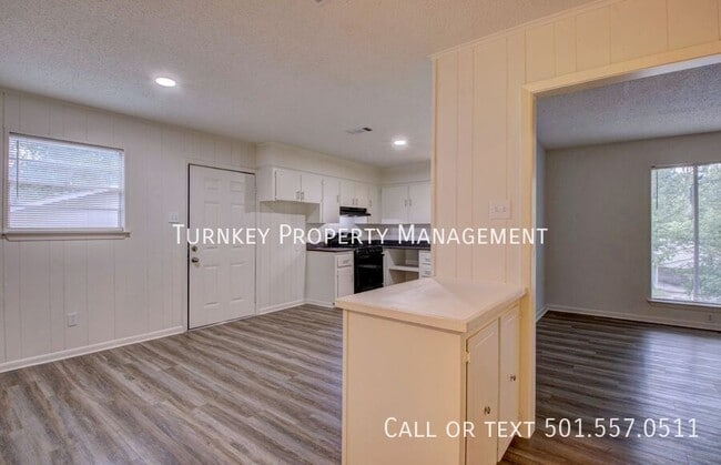 Building Photo - 8819 Tanya Dr