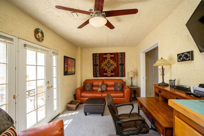 Building Photo - 935 Genoa Dr