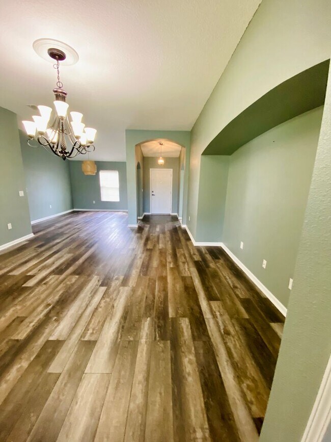 Foto del edificio - Gorgeous home located in desirable Two Cre...