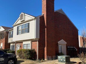 Building Photo - 226 Samuel Blvd