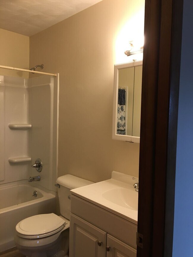 Foto del edificio - 805 Mitchell Ave