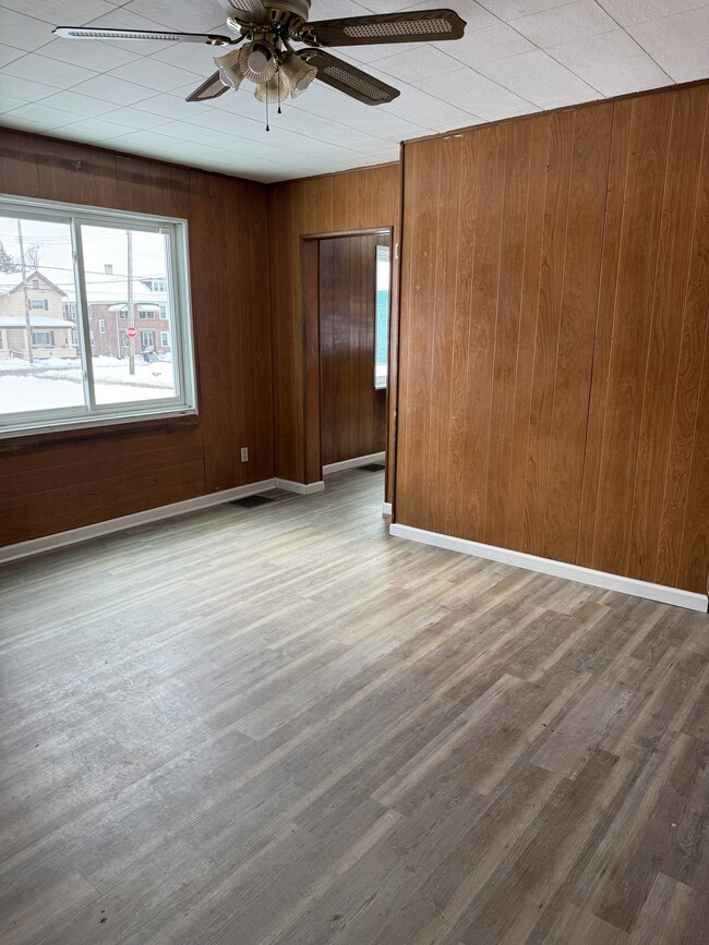 Building Photo - 1837 Beech St