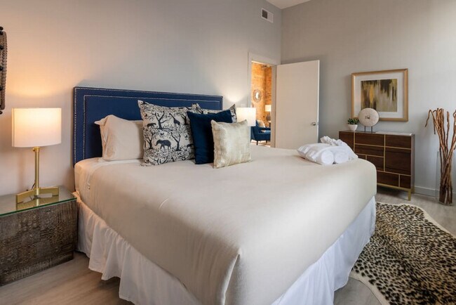 Foto del edificio - 1906 Elm St