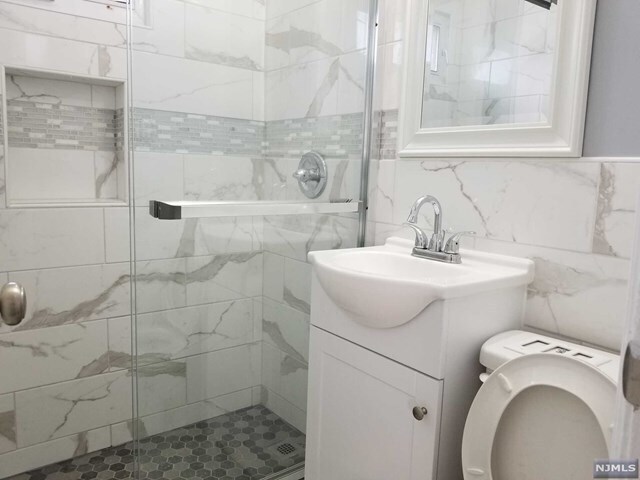 Building Photo - 111 E Central Blvd