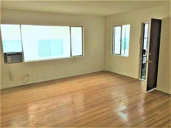 Foto del edificio - 838 Hayworth Ave