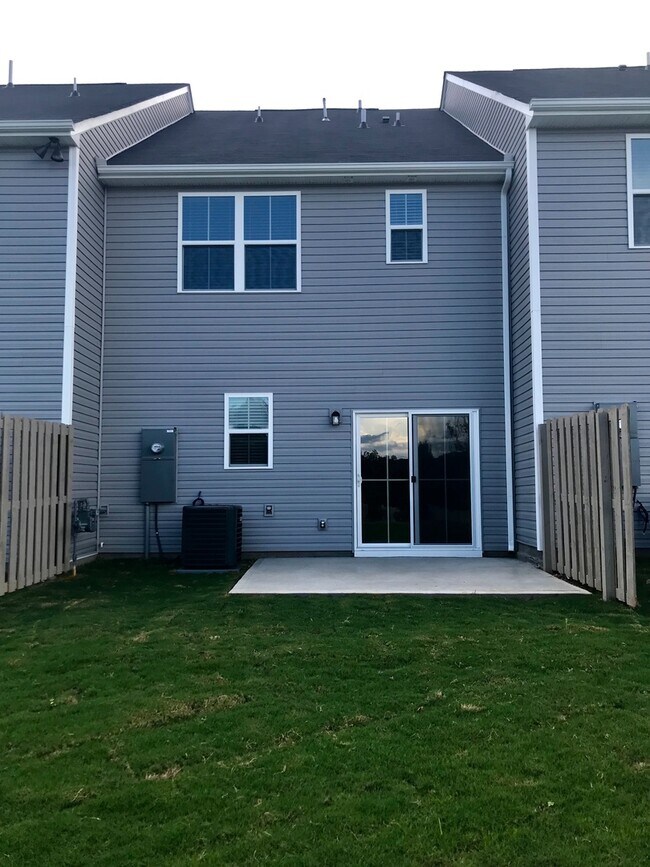 Building Photo - Roseridge Drive, 112 LEASE ONLY