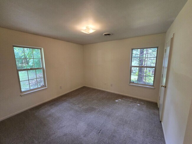 Foto del edificio - 2 bedroom duplex in Prince George
