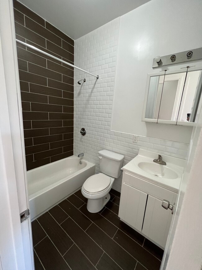bathroom 2 - 75 Eldert St