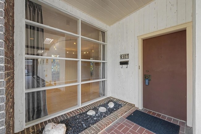 Building Photo - 9107 Timberside Dr