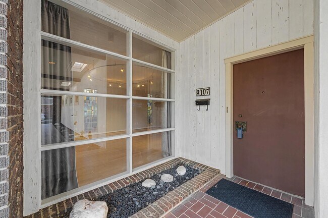 Foto del edificio - 9107 Timberside Dr