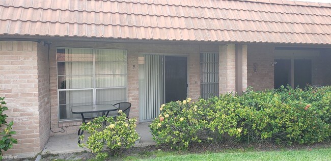 Foto del edificio - 2 br, 2 bath Condo - 1400 Palm Valley Dr W...