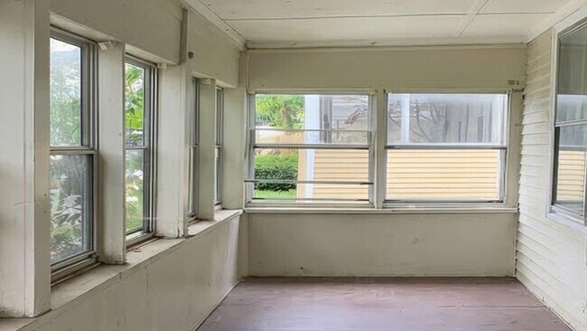 Foto del edificio - 4-Bed Farmhouse Minutes from UVM Campus (30 Chase St)