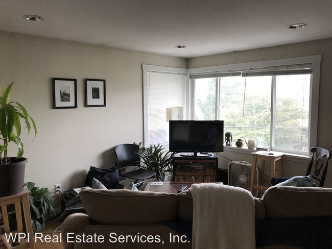 Building Photo - 2211 Franklin Ave E