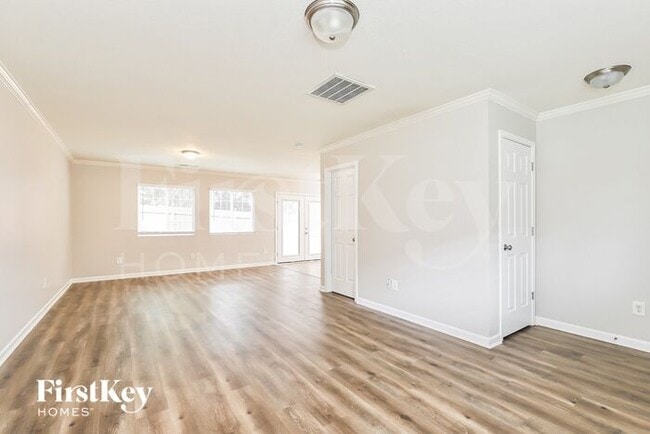Building Photo - 304 Walnut Crossing Dr