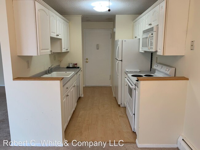 Building Photo - 1 br, 1 bath House - 45 Jefferson Rd #3-17