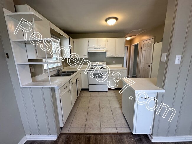 Building Photo - Cute 2 bed 1 bath home