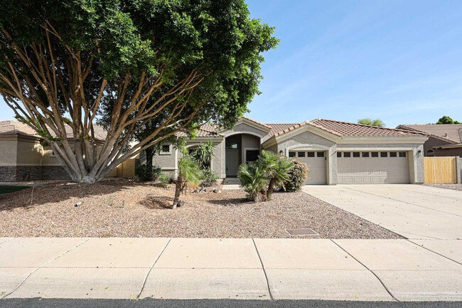 Building Photo - 4536 W Villa Linda Dr