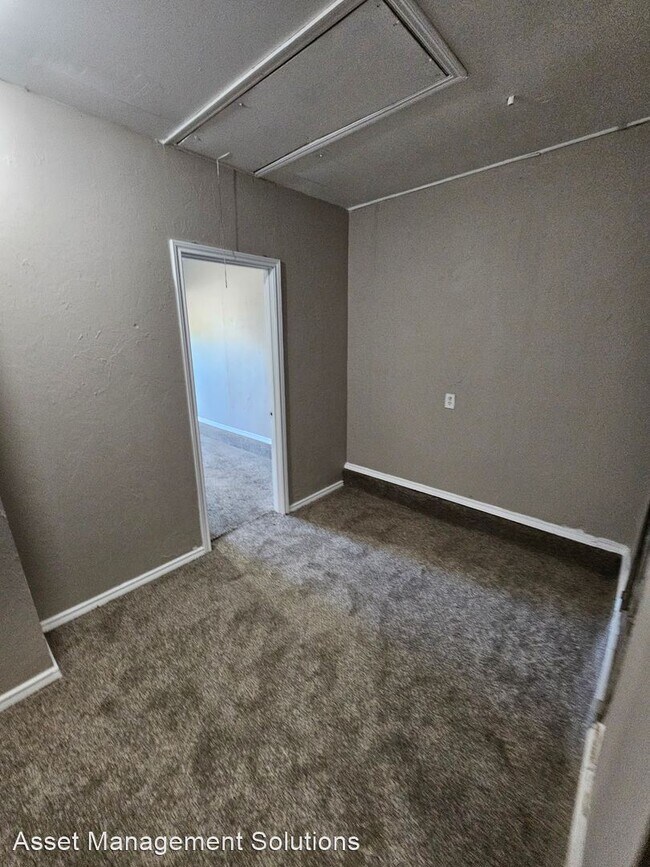 Foto del edificio - 5 br, 1 bath House - 430 W Juniper