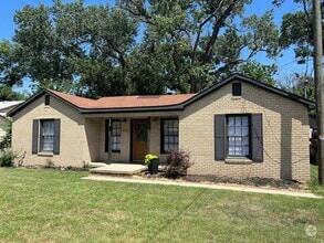 Building Photo - 1301 W Frey