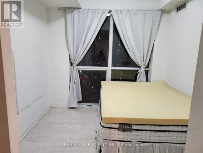 Building Photo - 1 The Esplanade