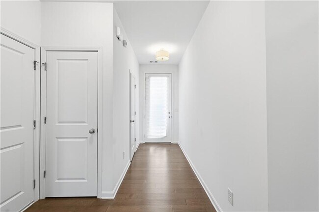 Foto del edificio - 2384 Belmont Pl