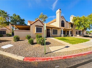 Building Photo - 921 W University Dr