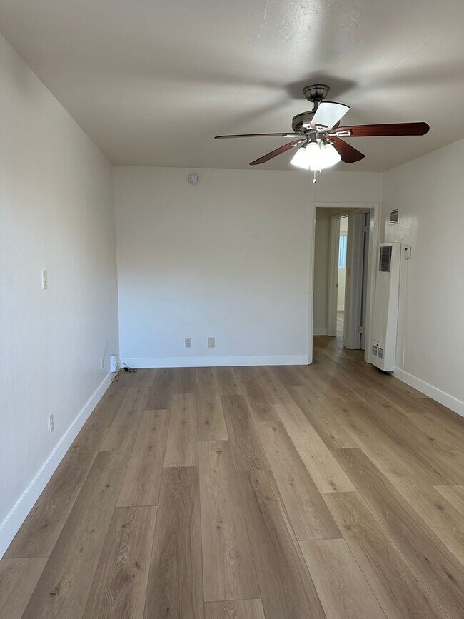 Foto del edificio - 3346 1/2 32nd Street-