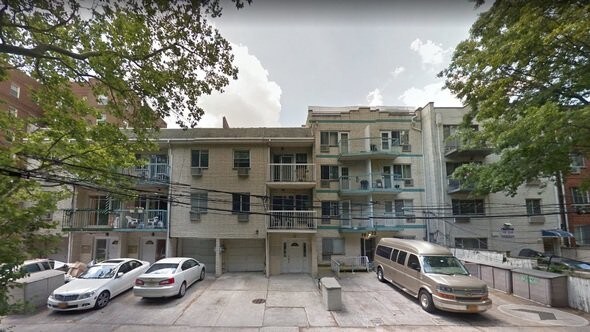 Primary Photo - 76-22 Grand Central Pkwy