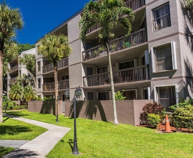 Foto del edificio - 8810 SW 132nd Pl