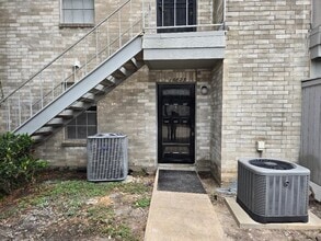 Building Photo - 10823 Braes Bend Dr