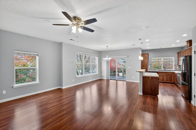 Building Photo - 7993 NE Rockne Way