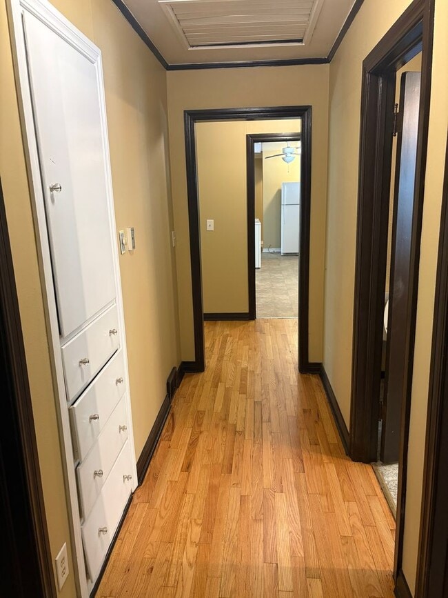 Foto del edificio - 873 W Clinton Dr
