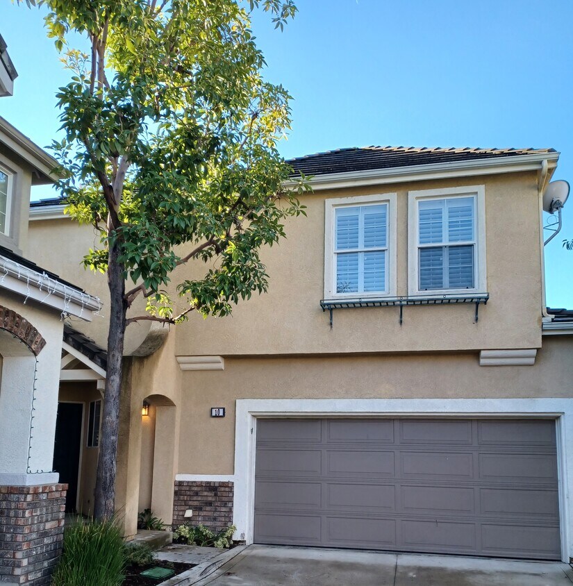 10 Bloomfield Ln, Rancho Santa Margarita, CA 92688 House for Rent in