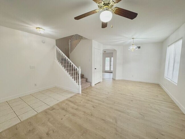 Foto del edificio - Wonderful large, 4 br 2.5 ba family home in Johnson Ranch