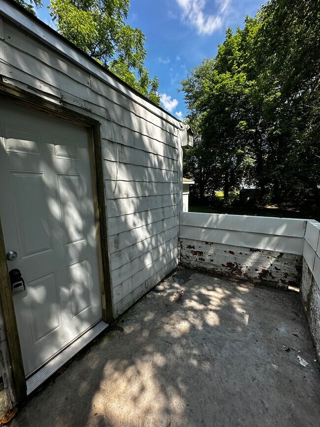 Foto del edificio - 723 W Shirland Ave