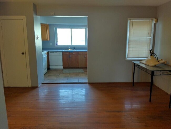 Building Photo - 6999 Garman St