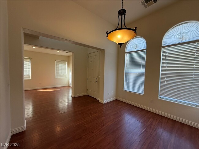 Foto del edificio - 7776 Littondale St