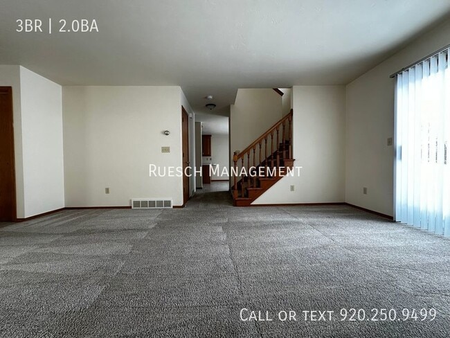 Building Photo - Beautiful 3 Bedroom 2 Bath Side-By-Side Du...