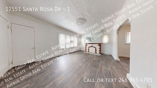 Foto del edificio - 17551 Santa Rosa Dr