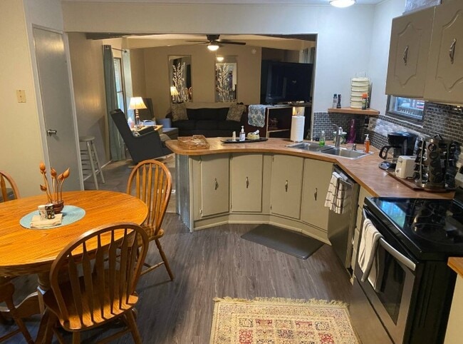 Foto del edificio - 1455 Cha La Kee Rd