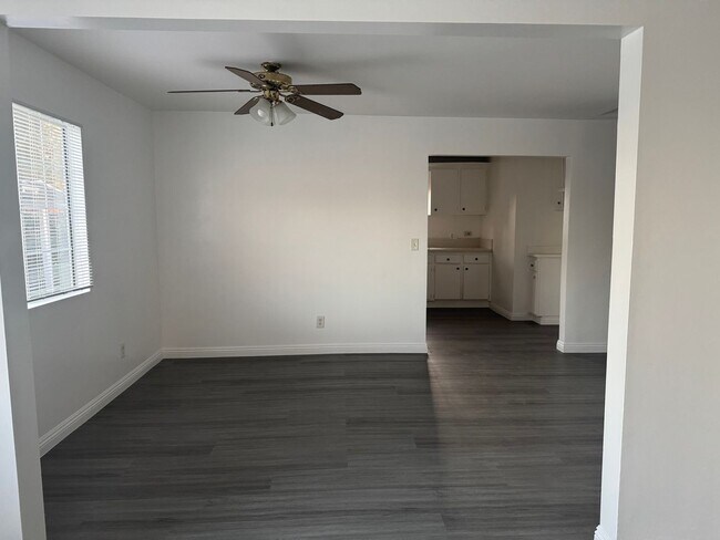 Foto del edificio - 9006 Painter Ave